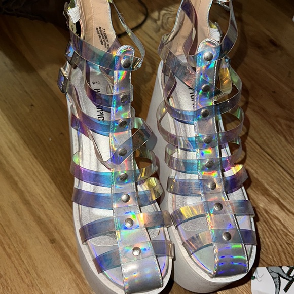 Hot topic size 10 platforms - Picture 2 of 4